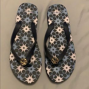 Coach women’s NWOT flip flops sz 7